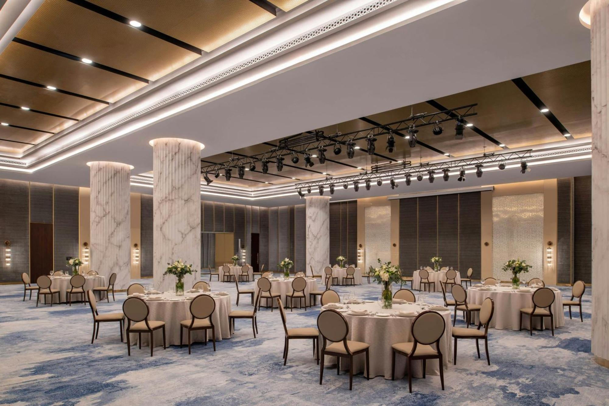 होटल The St. Regis Marsa Arabia Island, The Pearl Qatar